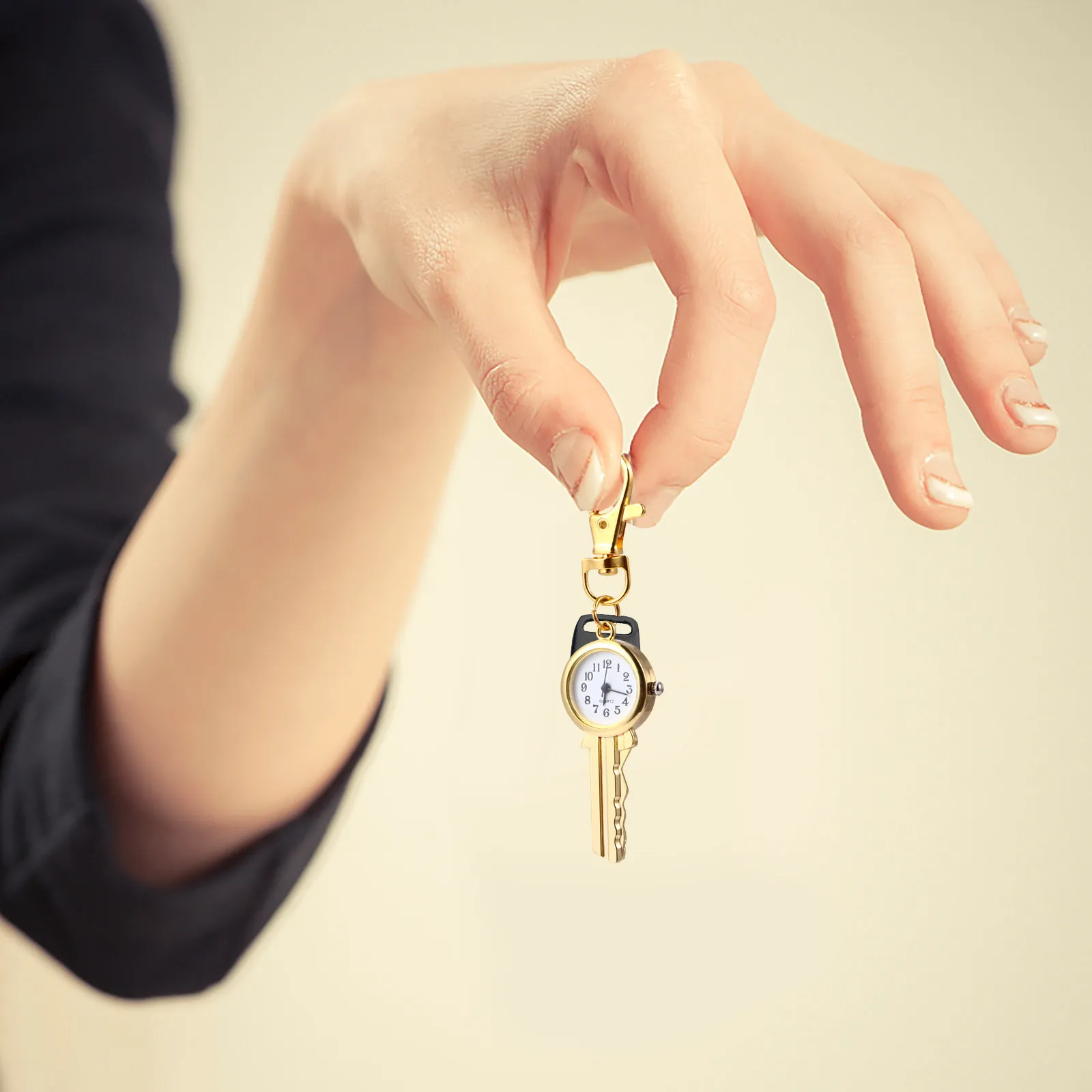 Quartz Pocket Watch Keychain Vintage Metal Round Clock Pendant Portable Key Ring Clip Fashion Accessory Vintage Key Ring
Quartz Pocket Watch Keychain Vintage Metal Round Clock Pendant Portable Key Ring Clip Fashion Accessory Vintage Key Ring