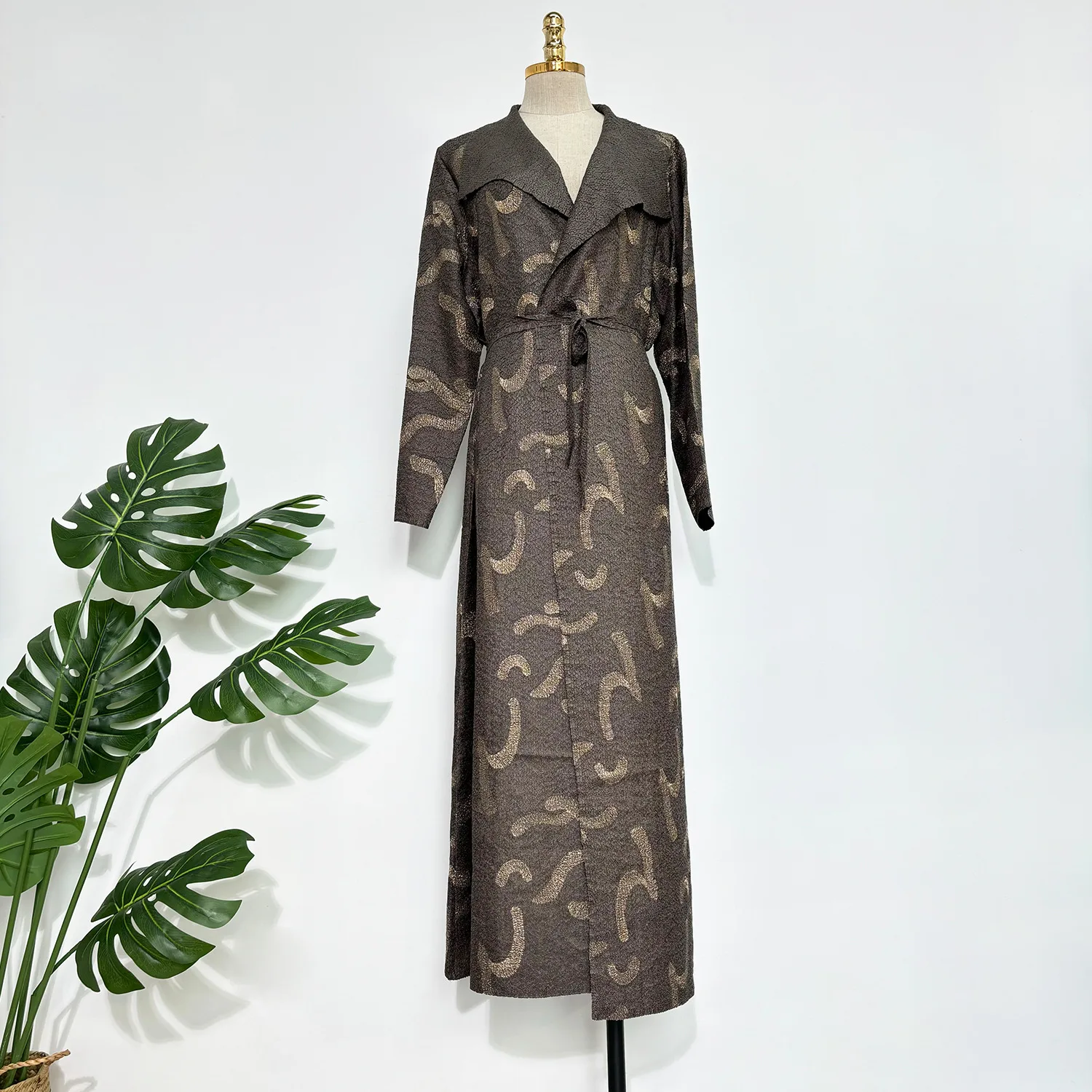 Miyake Pleated New 2025 Autumn and Winter Hand-embroidered Long Trench Coat Pleated Comfortable Casual Lace-up Robe Pleated
Miyake Pleated New 2025 Autumn and Winter Hand-embroidered Long Trench Coat Pleated Comfortable Casual Lace-up Robe Pleated