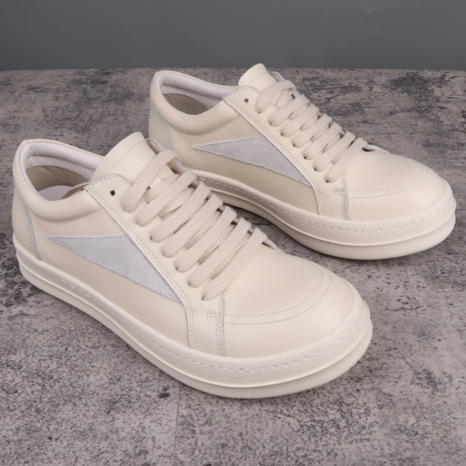 Top Hight Quality Men Casual Shoes Real Leather Womens Tennis Shoes Brand Designer Fashion Design Goth Y2K style RO shoes
Top Hight Quality Men Casual Shoes Real Leather Womens Tennis Shoes Brand Designer Fashion Design Goth Y2K style RO shoes