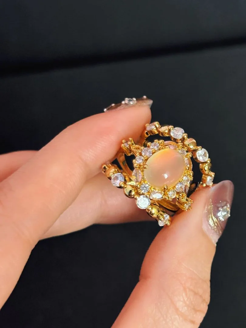 Новое поступление, ультра нежное кольцо с розовым яйцом и встроенным бриллиантом, регулируемое уникальное дизайнерское роскошное кольцо Faion для женщин
Новое поступление, ультра нежное кольцо с розовым яйцом и встроенным бриллиантом, регулируемое уникальное дизайнерское роскошное кольцо Faion для женщин