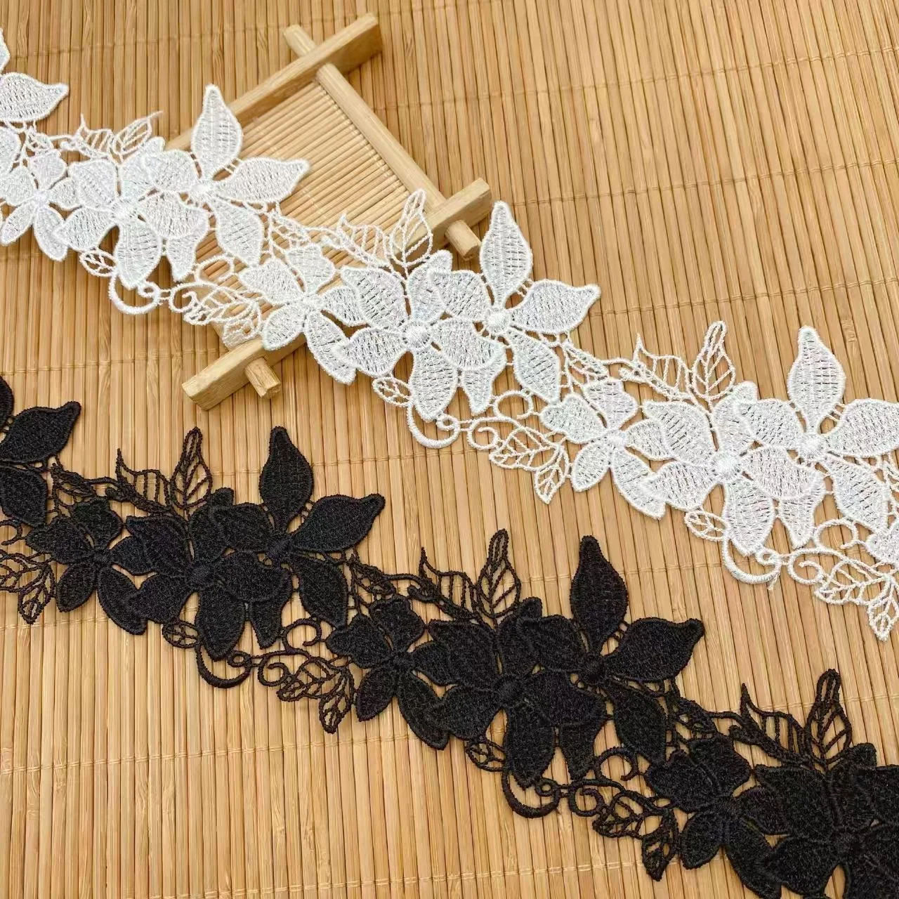15Yards 6cm Wide Shiny Black Or White Flower Venise Diy Venice Lace Clothing Accessories Of Various Garment,Bra.Underwear
15Yards 6cm Wide Shiny Black Or White Flower Venise Diy Venice Lace Clothing Accessories Of Various Garment,Bra.Underwear