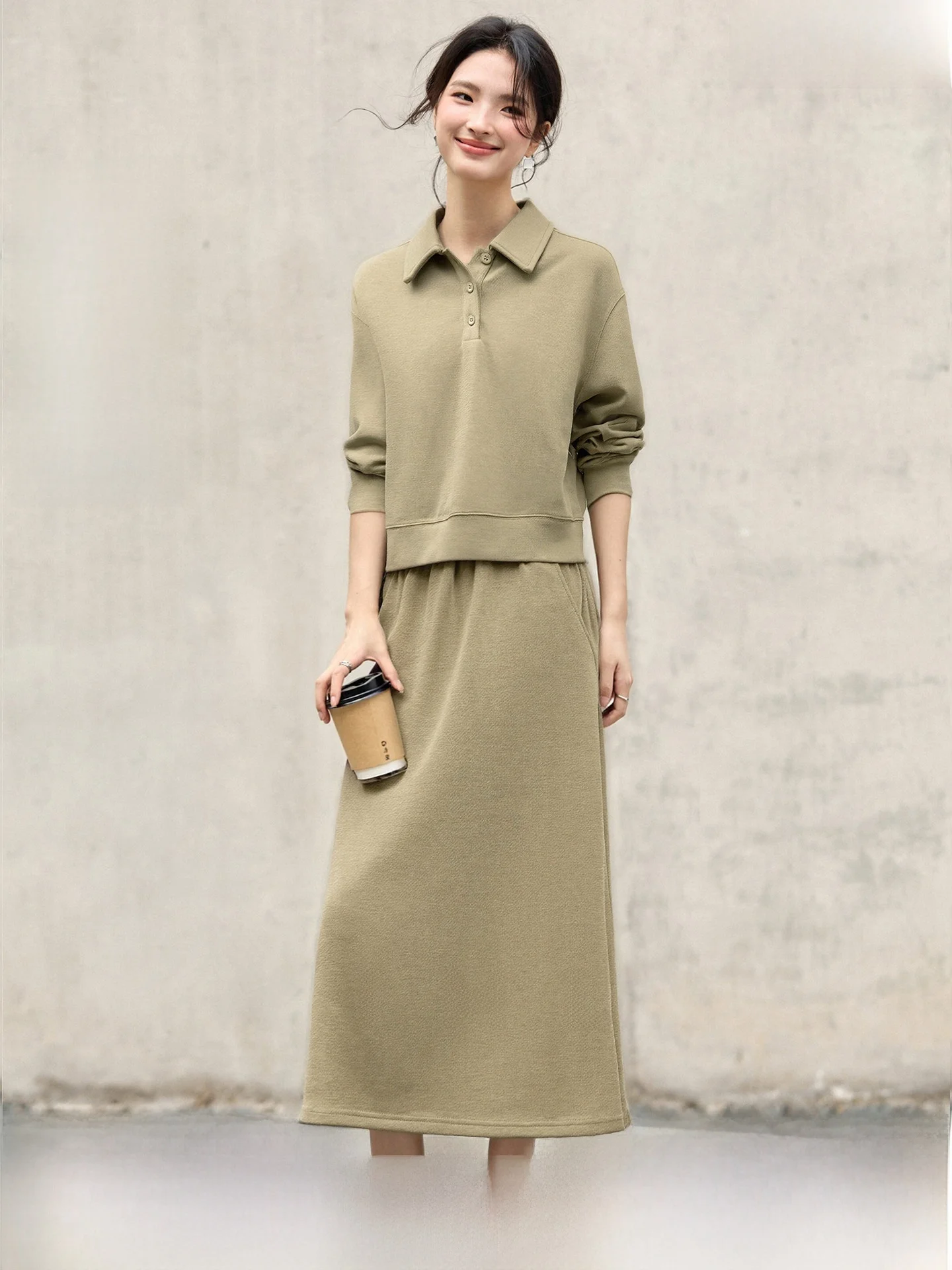Khaki Green Collared Sweatshirt Set Women's Loose Fit Straight Leg Midi Skirt Two Piece Set Casual Style Pure Color Design
Khaki Green Collared Sweatshirt Set Women's Loose Fit Straight Leg Midi Skirt Two Piece Set Casual Style Pure Color Design