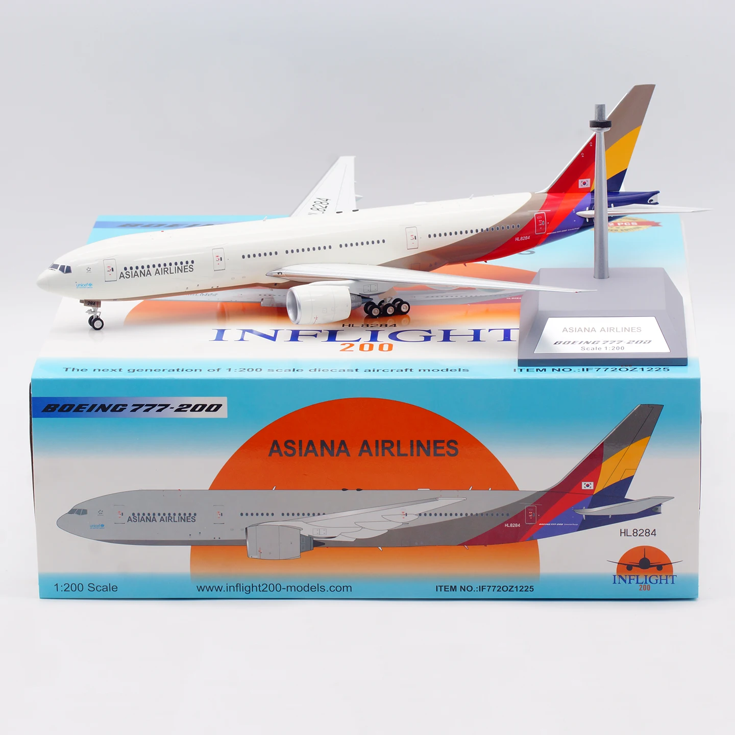 Коллекционная модель самолета IF772OZ1225 из сплава, подарок, INFLIGHT 1:200, авиалайнер Boeing B777-200ER авиакомпании Asiana Airlines, литая под давлением модель самолета HL8284
Коллекционная модель самолета IF772OZ1225 из сплава, подарок, INFLIGHT 1:200, авиалайнер Boeing B777-200ER авиакомпании Asiana Airlines, литая под давлением модель самолета HL8284