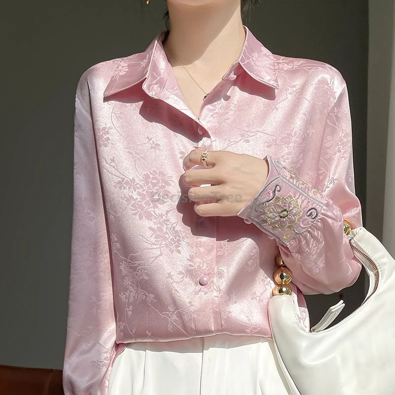2025 advanced satin jacquard women shirt chinese style exquisite embroidery tang suit top gentle temperament elegant retro top
2025 advanced satin jacquard women shirt chinese style exquisite embroidery tang suit top gentle temperament elegant retro top