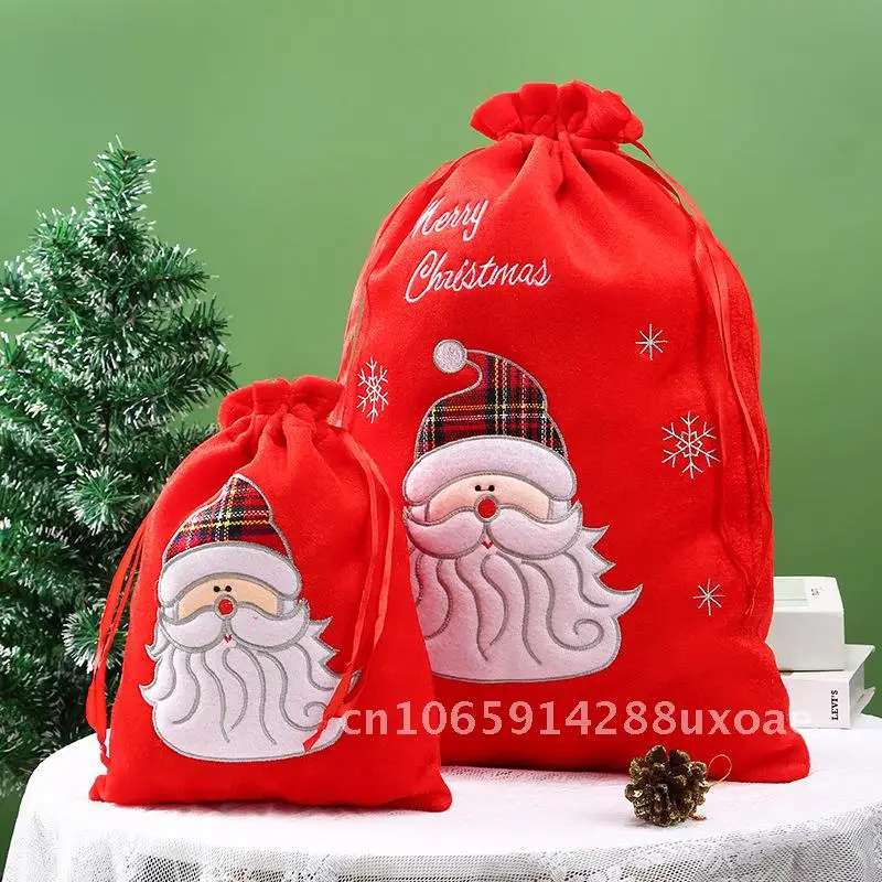 Christmas gift bag gold velvet gift bag drawstring Christmas bag Christmas decorations 
Christmas gift bag gold velvet gift bag drawstring Christmas bag Christmas decorations