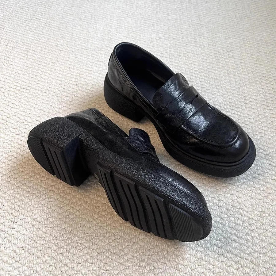 Women Casual Thick Soled Flat Shoes Shallow Mouth and Mid Heel Loafers Outdoor Comfortable Low Top Leather Shoes Fashionable
Women Casual Thick Soled Flat Shoes Shallow Mouth and Mid Heel Loafers Outdoor Comfortable Low Top Leather Shoes Fashionable