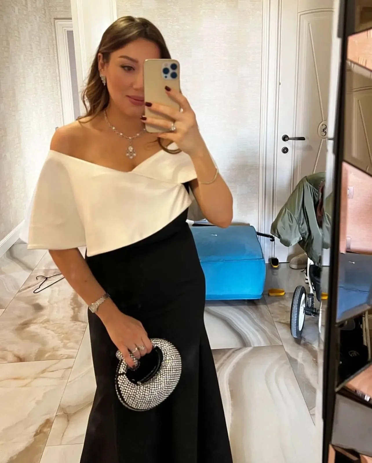 Adeli Индивидуальные вечерние платья в Саудовской Аравии с накидкой и рукавами, платья для выпускного вечера, плиссированное вечернее платье длиной до пола на молнии, платья de novia
Adeli Индивидуальные вечерние платья в Саудовской Аравии с накидкой и рукавами, платья для выпускного вечера, плиссированное вечернее платье длиной до пола на молнии, платья de novia