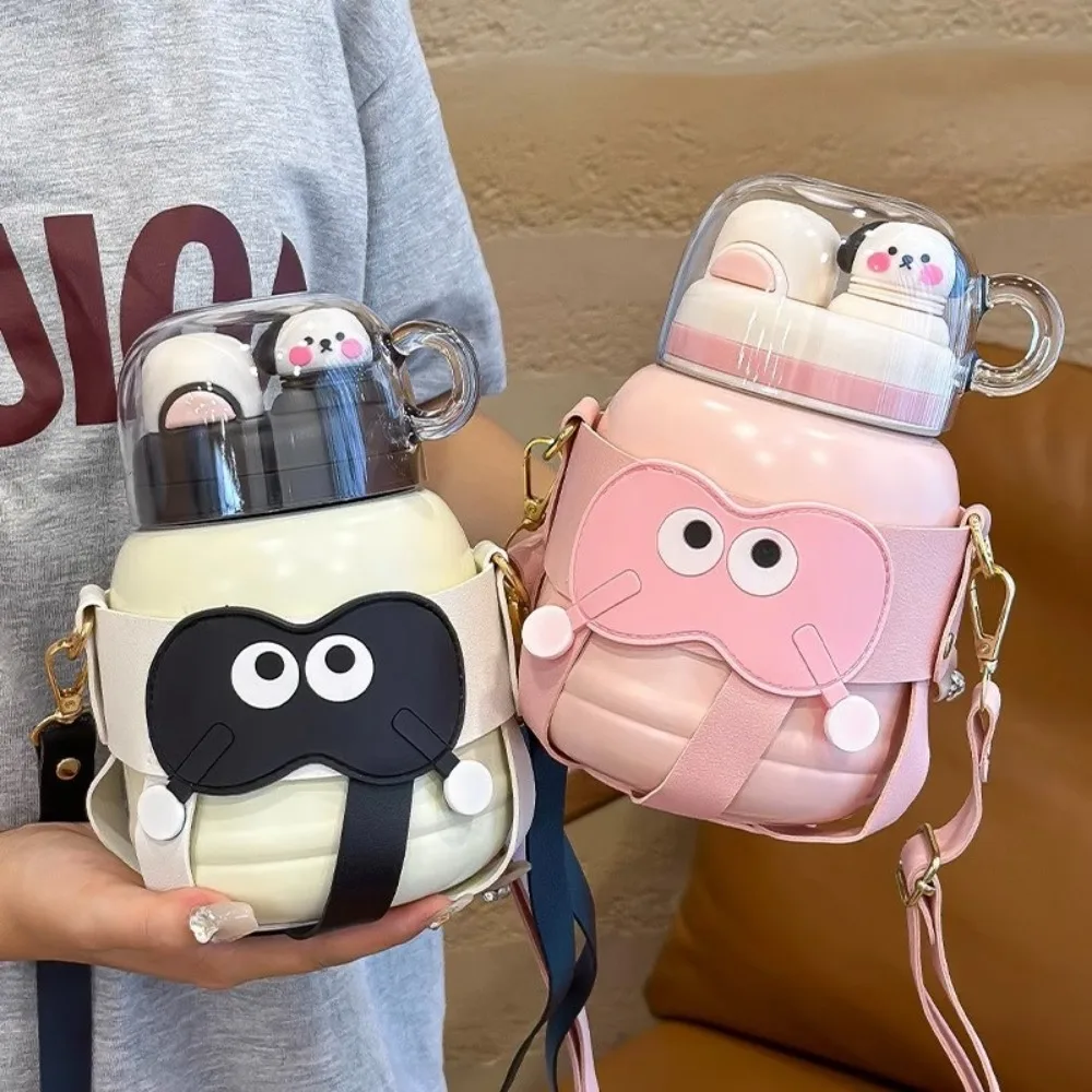 900ML Kids Straw Insulated Cup Cartoon 316 Stainless Steel Drinking Cup with Leather Cup Cover Portable Vacuum Flask
900ML Kids Straw Insulated Cup Cartoon 316 Stainless Steel Drinking Cup with Leather Cup Cover Portable Vacuum Flask