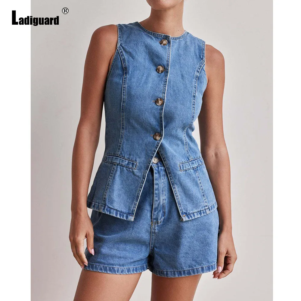 Women Sleeveless Denim Two Piece Set Vintage Collarless Jean Tank Tops Stand Pockets Short Jeans Female Beach Tracksuit Sets New
Women Sleeveless Denim Two Piece Set Vintage Collarless Jean Tank Tops Stand Pockets Short Jeans Female Beach Tracksuit Sets New
