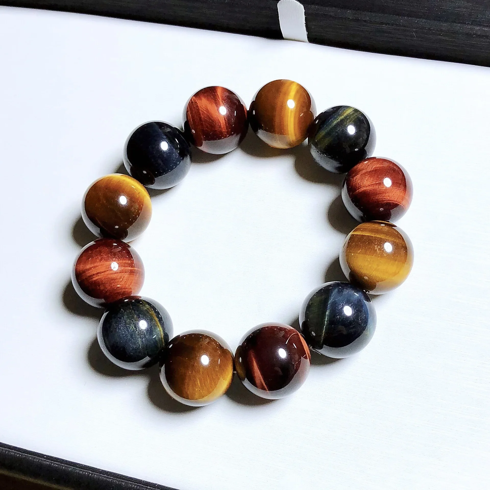 Free shipping Natural Crystal Bracelet Color Tiger Eye 8mm men bracelet Gift Charm Wolf Wholesale beads Chinese style atmosphere
Free shipping Natural Crystal Bracelet Color Tiger Eye 8mm men bracelet Gift Charm Wolf Wholesale beads Chinese style atmosphere