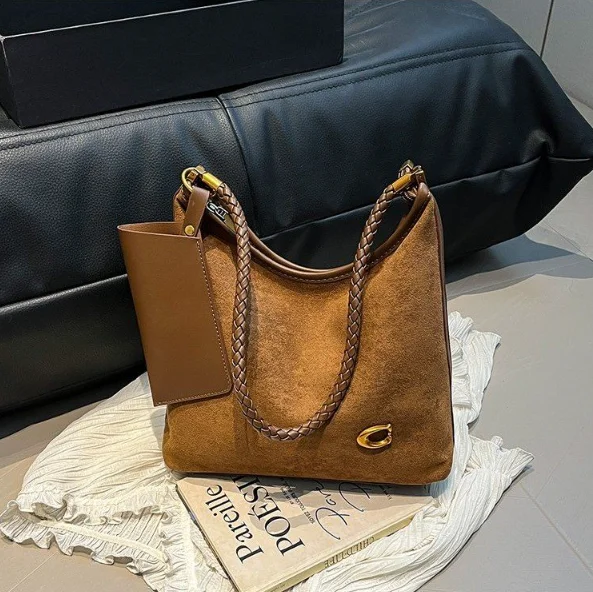 Простая сумка в стиле ретро | Женская сумка большой вместимости, роскошная сумка для подмышек, универсальная модная сумка через плечо/через плечо
Простая сумка в стиле ретро | Женская сумка большой вместимости, роскошная сумка для подмышек, универсальная модная сумка через плечо/через плечо