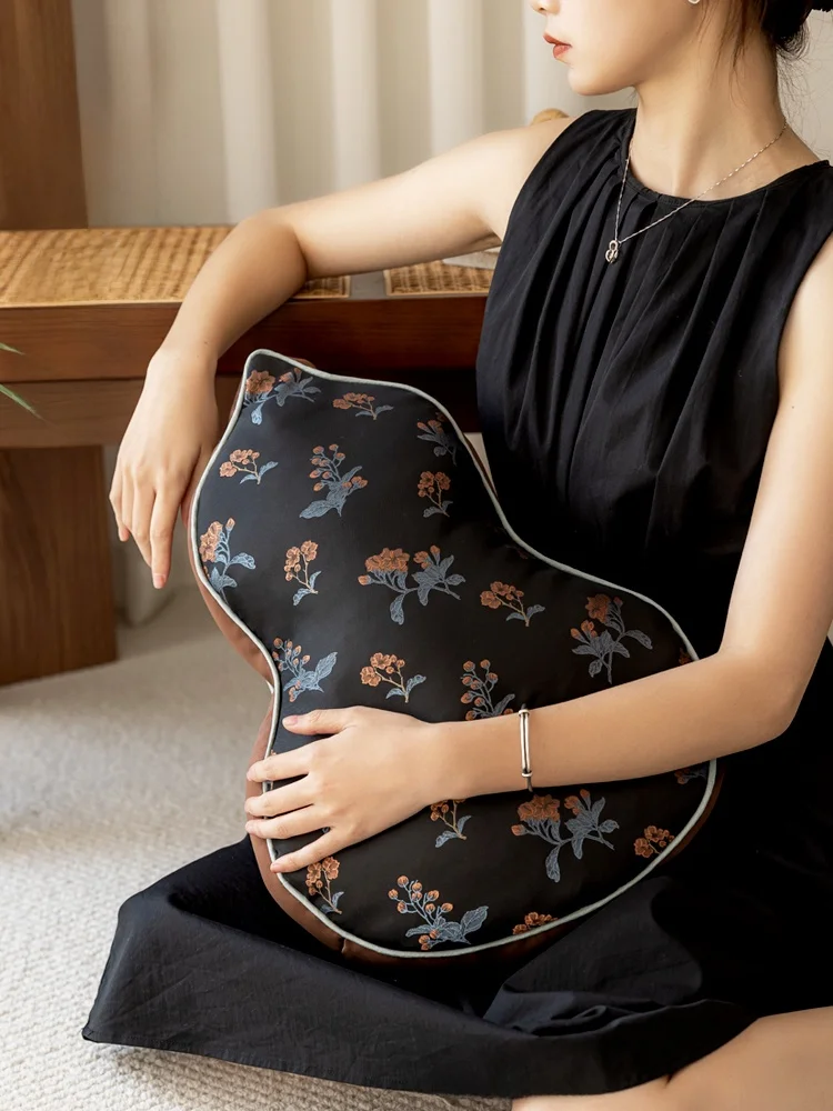 New Chinese Style Gourd Shaped Pillow Black Living Room Sofa Chair Backrest Pad Lumbar Support Pillow Home Decor Cushion
New Chinese Style Gourd Shaped Pillow Black Living Room Sofa Chair Backrest Pad Lumbar Support Pillow Home Decor Cushion