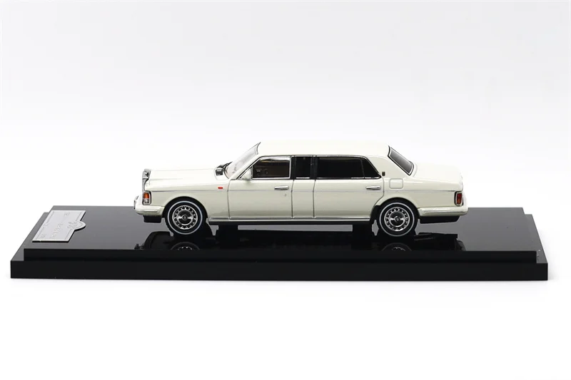 GFCC 1:64 Silver Spur Park Ward / Continental Mark II Die-Cast Car Models Gifts
GFCC 1:64 Silver Spur Park Ward / Continental Mark II Die-Cast Car Models Gifts