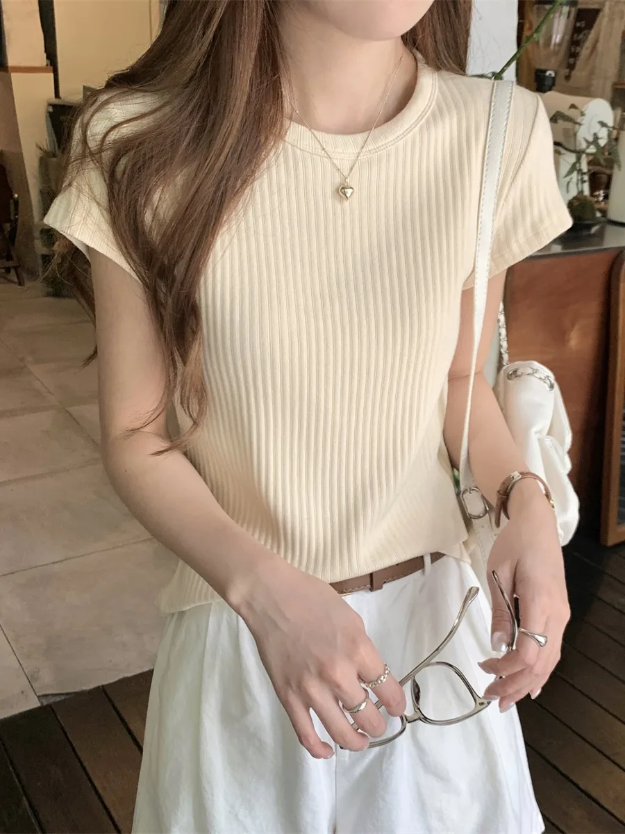 Женская футболка Ele Stripe Design из чистого хлопка, летняя тонкая высококачественная круглая футболка Ne ort Sve Basic Top, корейский облегающий крой
Женская футболка Ele Stripe Design из чистого хлопка, летняя тонкая высококачественная круглая футболка Ne ort Sve Basic Top, корейский облегающий крой