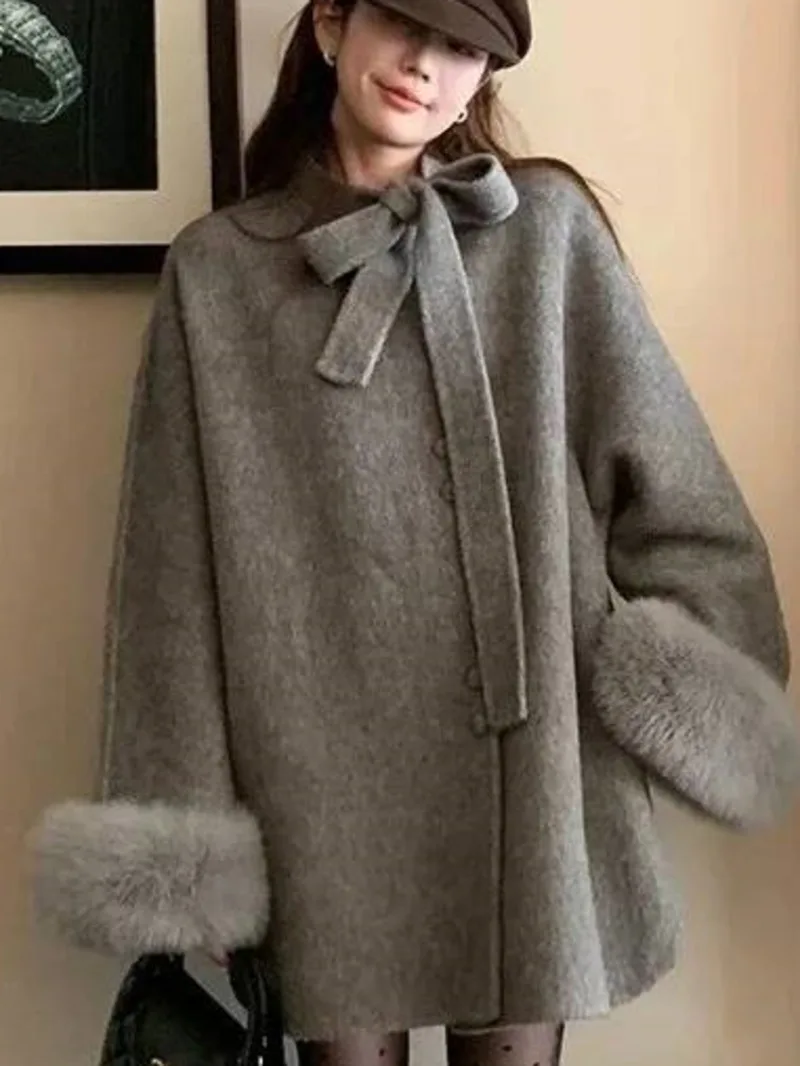 Style Grey Korean Women's Double-faced Woolen Coat Bowknot Design Loose Casual Fur Cuff Autumn Winter Overcoat 229LC
Style Grey Korean Women's Double-faced Woolen Coat Bowknot Design Loose Casual Fur Cuff Autumn Winter Overcoat 229LC
