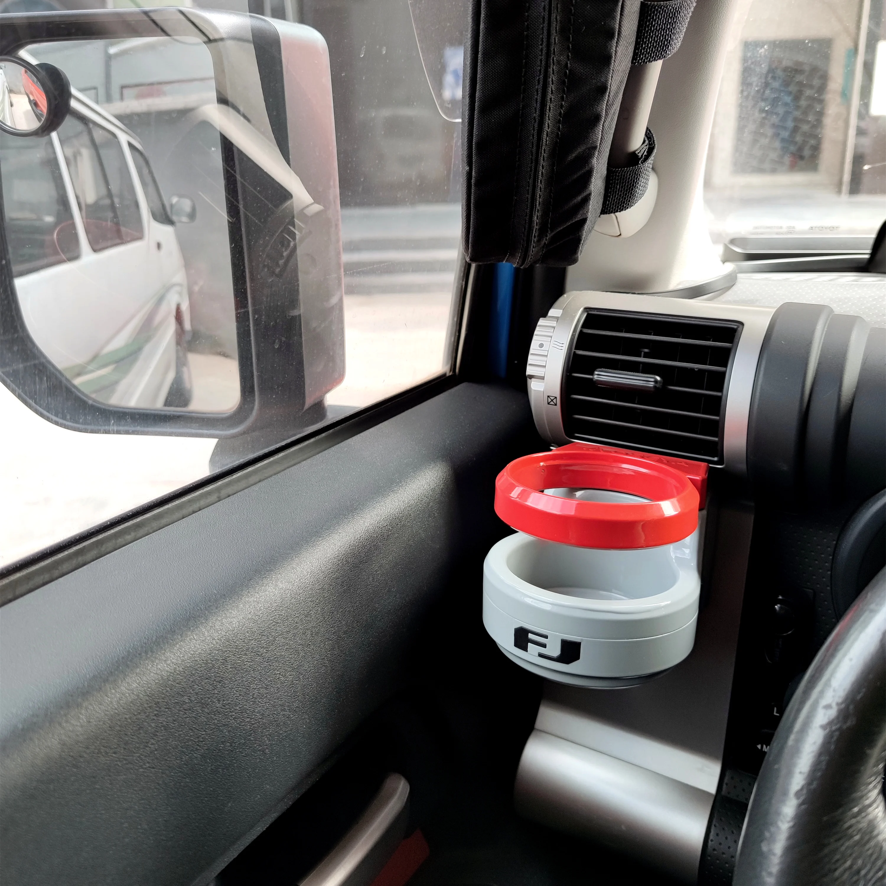 For Toyota FJ cruiser air outlet water cup holder FJ accessories paint instrument table water cup expansion bracket modification
For Toyota FJ cruiser air outlet water cup holder FJ accessories paint instrument table water cup expansion bracket modification