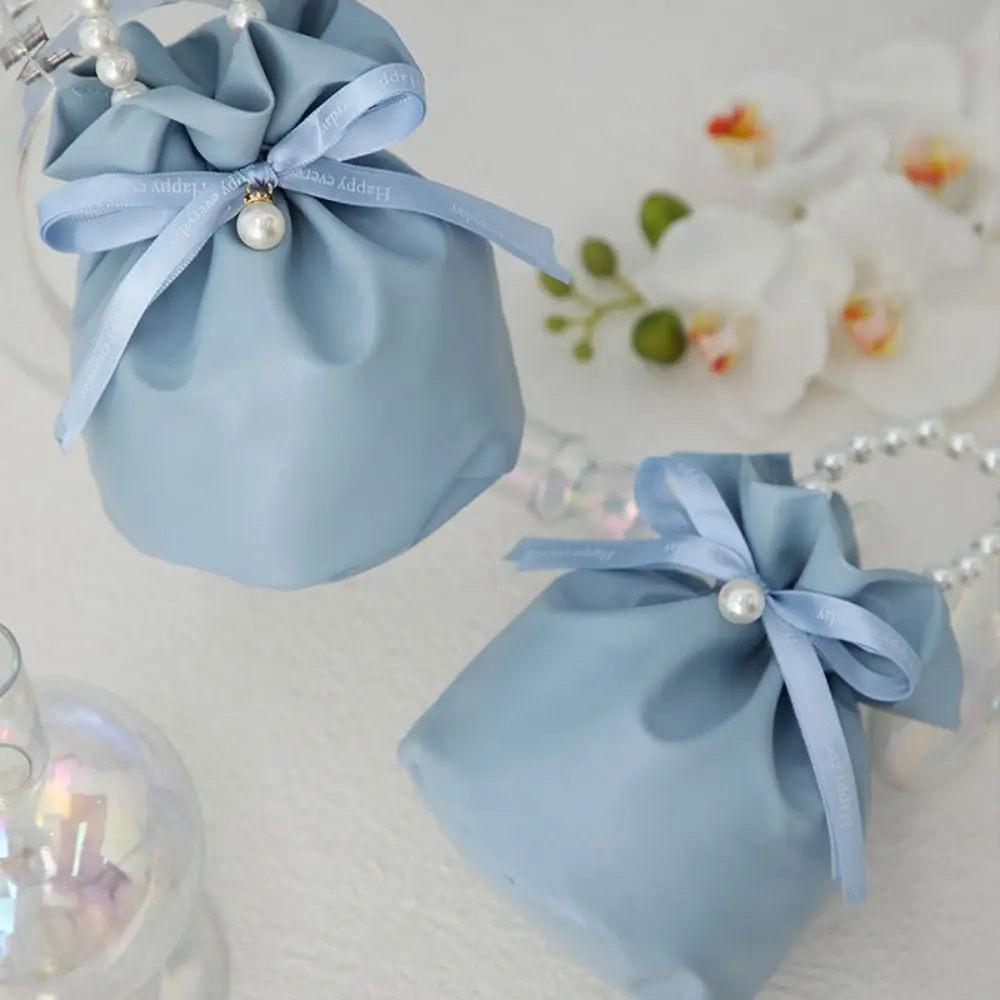 Solid Color PU Drawstring Bag Storage Bag Korean Style Festive Sugar Bag Bucket Bag Jewelry Packing Bag Pearls Handle Wrist Bag
Solid Color PU Drawstring Bag Storage Bag Korean Style Festive Sugar Bag Bucket Bag Jewelry Packing Bag Pearls Handle Wrist Bag