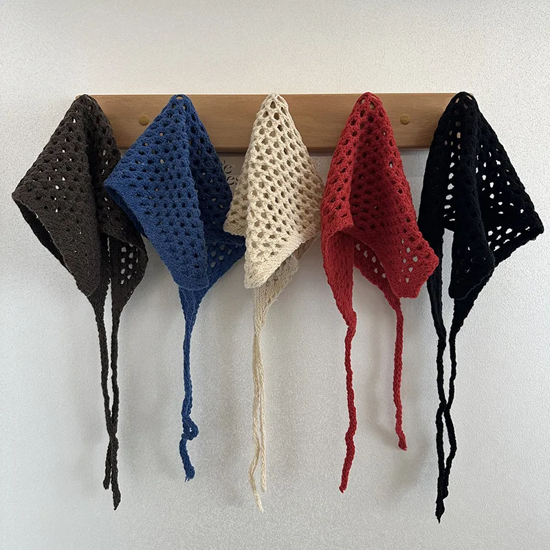 Retro hollowed-out triangle scarf, stylish decorative tie-wrapped cover, knitted versatile layered dress curtain
Retro hollowed-out triangle scarf, stylish decorative tie-wrapped cover, knitted versatile layered dress curtain