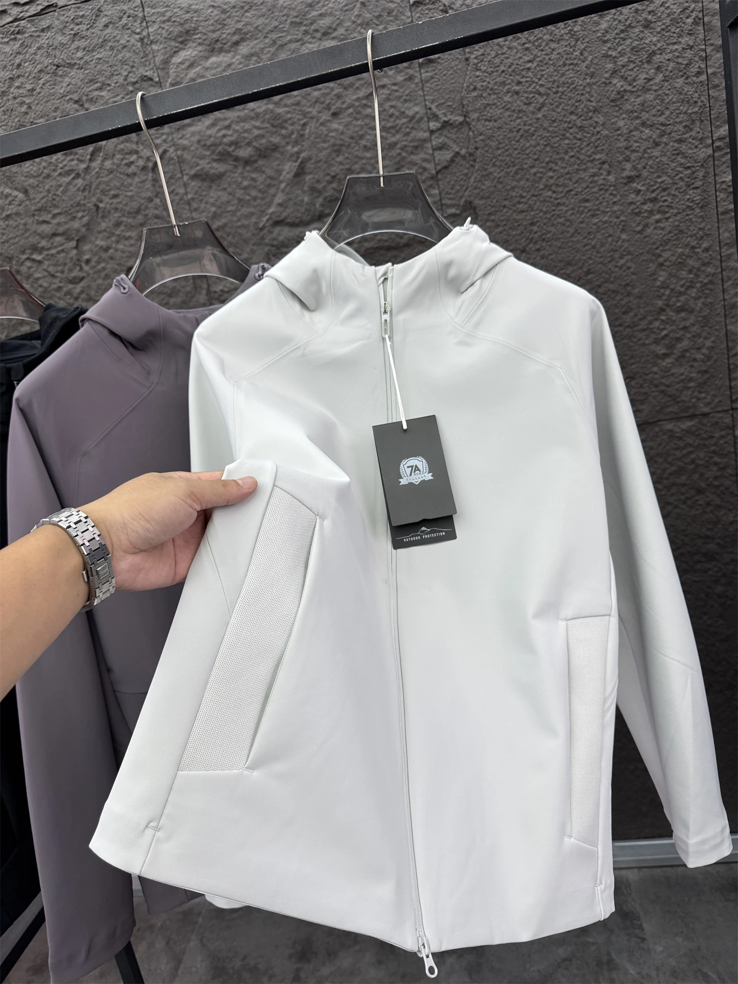 Outdoor Men's Fce Lined Soft ell Jaet Thiened Waterproof Casual Hooded Coat Pampa& Brand Stand Fit Nylon Material
Outdoor Men's Fce Lined Soft ell Jaet Thiened Waterproof Casual Hooded Coat Pampa& Brand Stand Fit Nylon Material