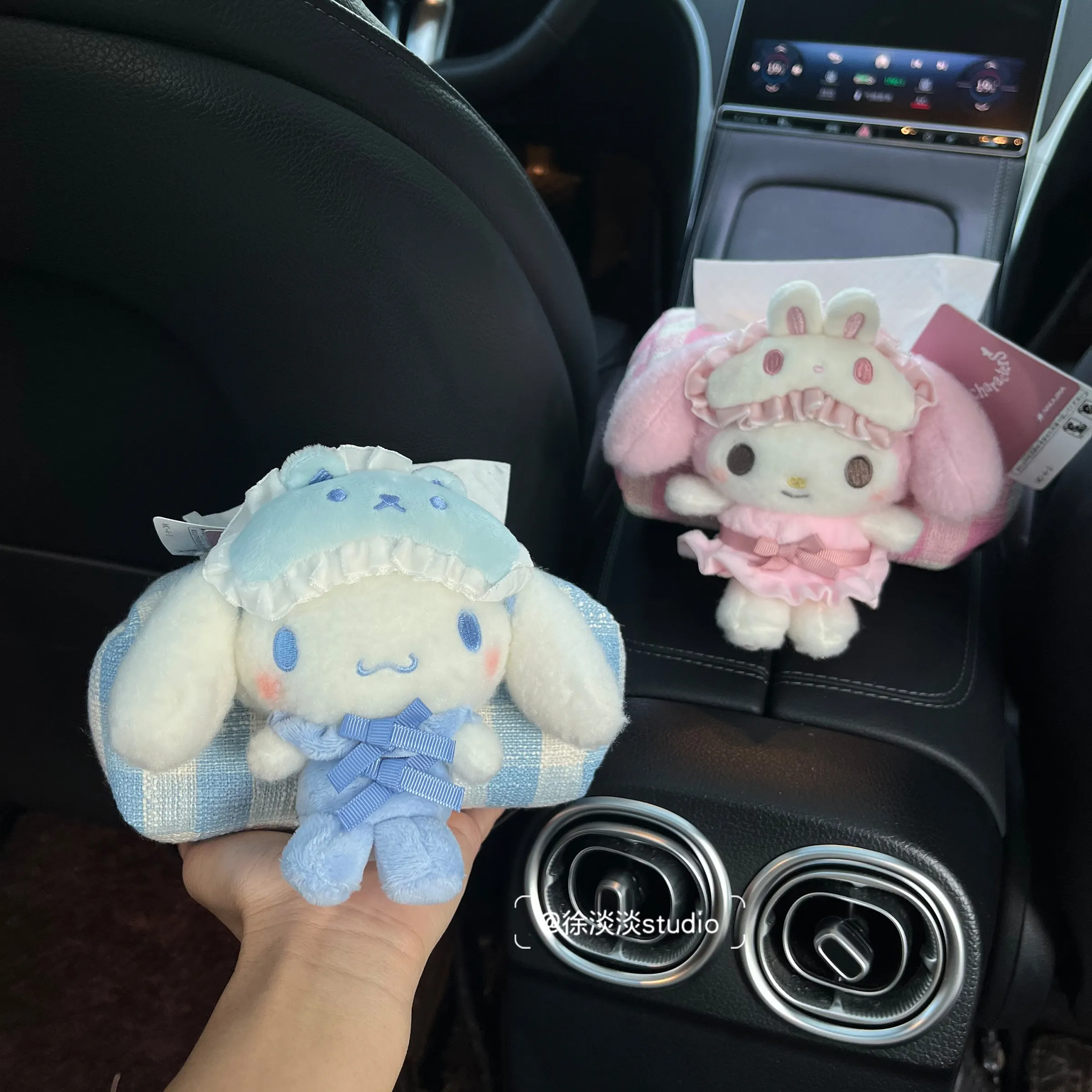 Sanrio Car Tissue Box, Sunshade Seat Backrest Suspension Tissue Box, Car Armrest Tissue Storage bag, auto Storage Organization
Sanrio Car Tissue Box, Sunshade Seat Backrest Suspension Tissue Box, Car Armrest Tissue Storage bag, auto Storage Organization