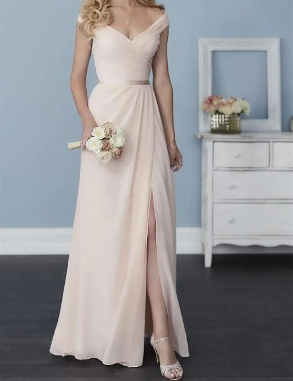 A-Line Bridesmaid Dresses Elegant Wedding Party Dresses Off Shoulder Backless Floor Length Chiffon with Ribbon Pleats Slit Front
A-Line Bridesmaid Dresses Elegant Wedding Party Dresses Off Shoulder Backless Floor Length Chiffon with Ribbon Pleats Slit Front