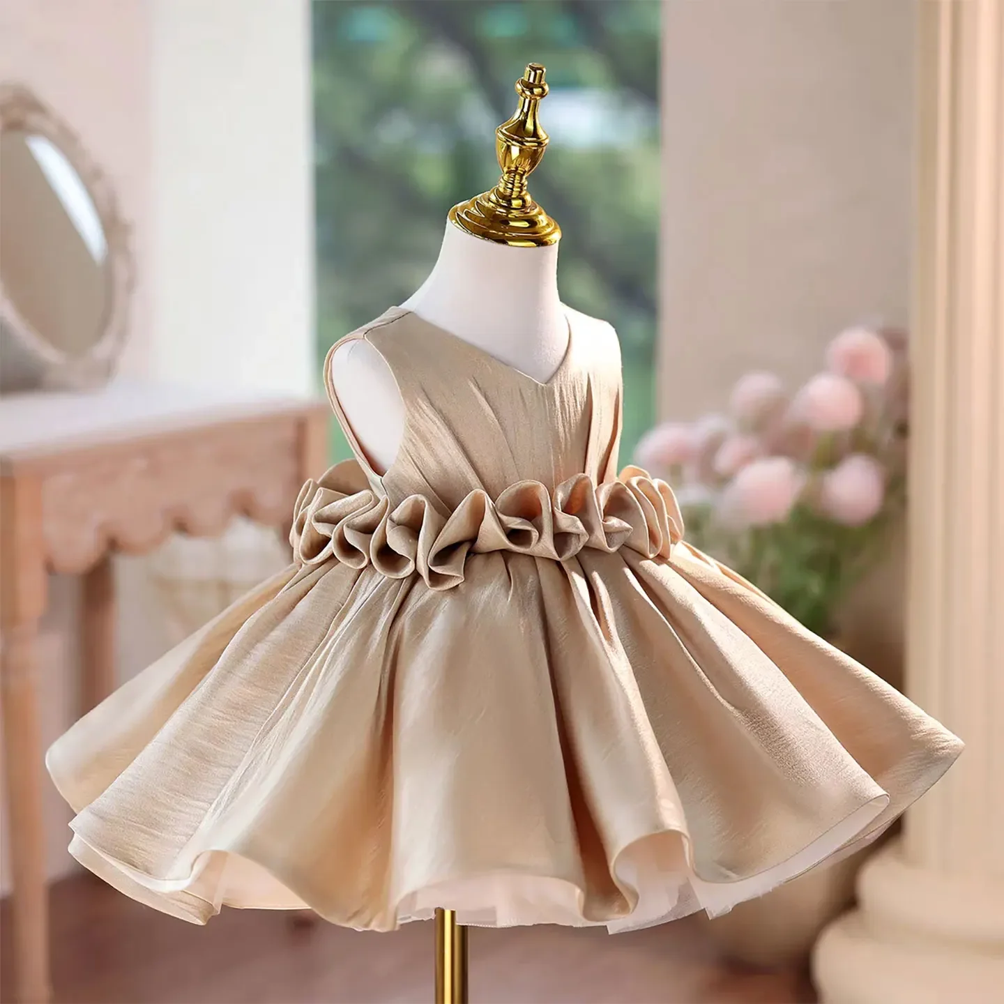 Custom JDY High Sleeveless V Neck Satin Ruffle Waist Short Flower Girl Dress Wedding Party Gown Birthday Pageant Dress فساتين اط
Custom JDY High Sleeveless V Neck Satin Ruffle Waist Short Flower Girl Dress Wedding Party Gown Birthday Pageant Dress فساتين اط