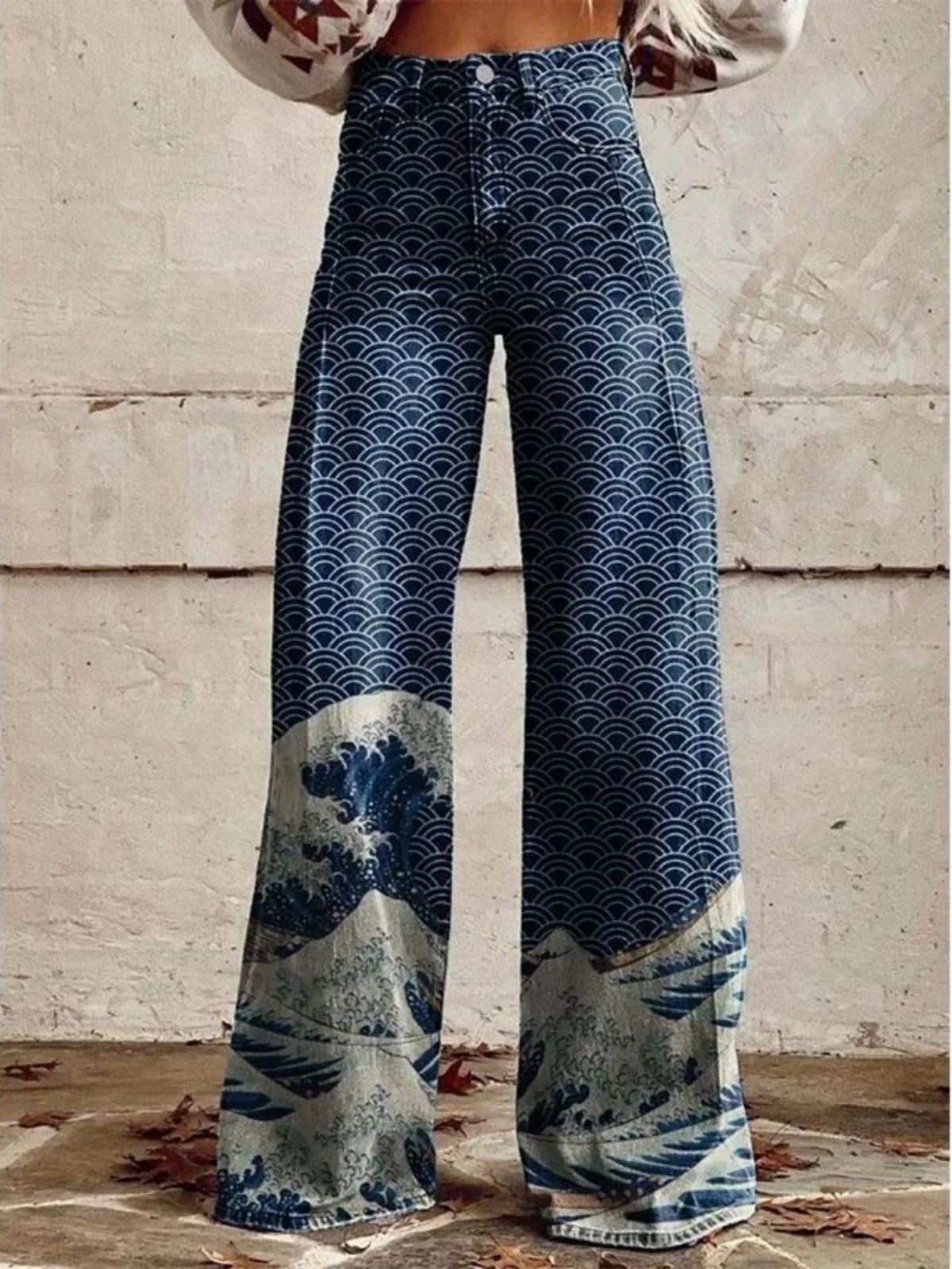 Women's high-waisted printed jeans, wide-leg, casual pants, curved cut, denim fabric, summer collection, fashionable
Women's high-waisted printed jeans, wide-leg, casual pants, curved cut, denim fabric, summer collection, fashionable