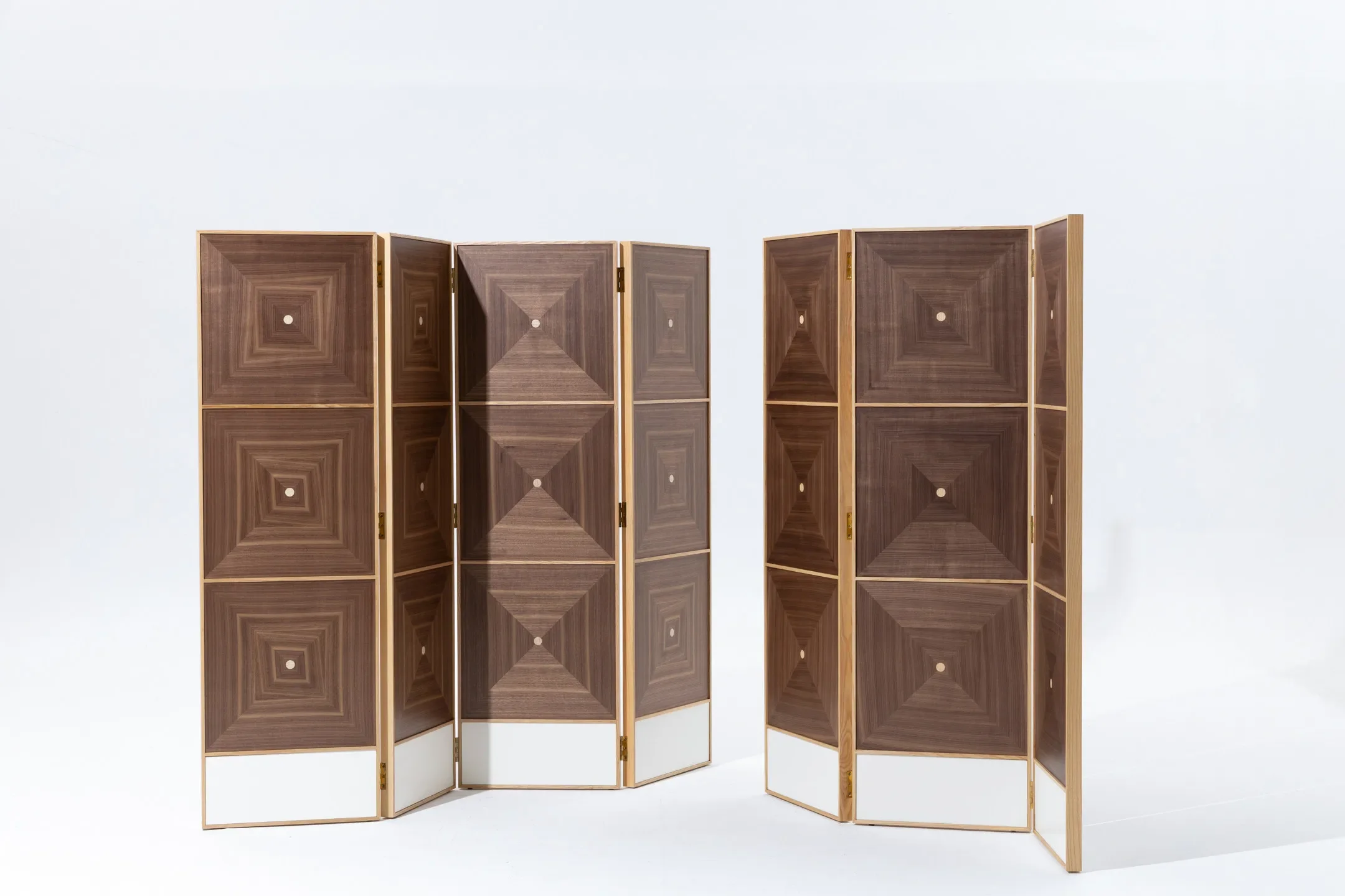 Solid wood screen three fold four fold medieval living room bedroom soundproof
Solid wood screen three fold four fold medieval living room bedroom soundproof