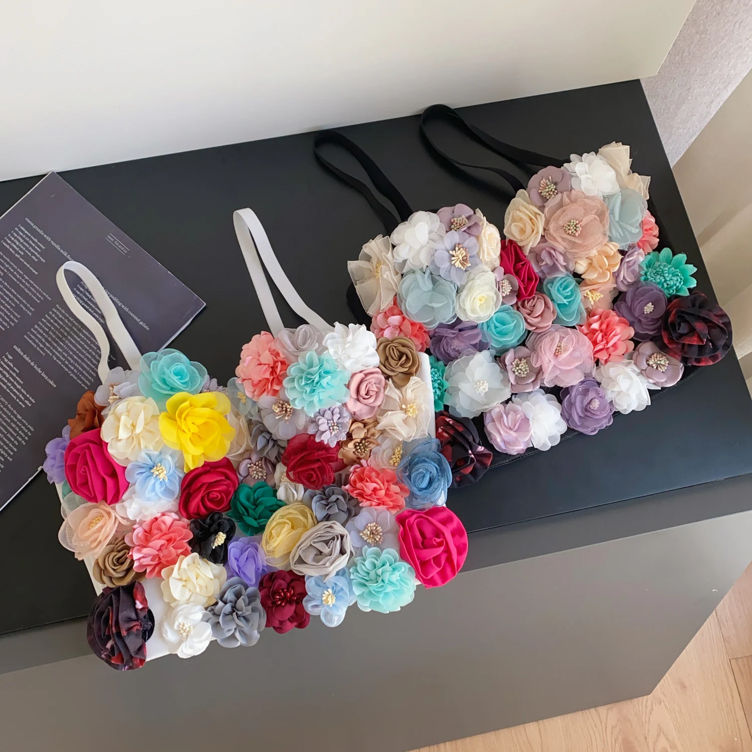 Chic Vintage Bustier Three-dimensional Flower Tank Top Korean Fashion Summer Beach sleeveless Women Sling Crop Top
Chic Vintage Bustier Three-dimensional Flower Tank Top Korean Fashion Summer Beach sleeveless Women Sling Crop Top