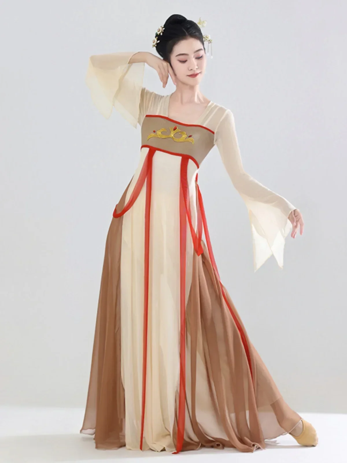 Classical dance clothes women's elegant ancient style practice clothes Chinese dance Han and Tang dance performance clothes
Classical dance clothes women's elegant ancient style practice clothes Chinese dance Han and Tang dance performance clothes