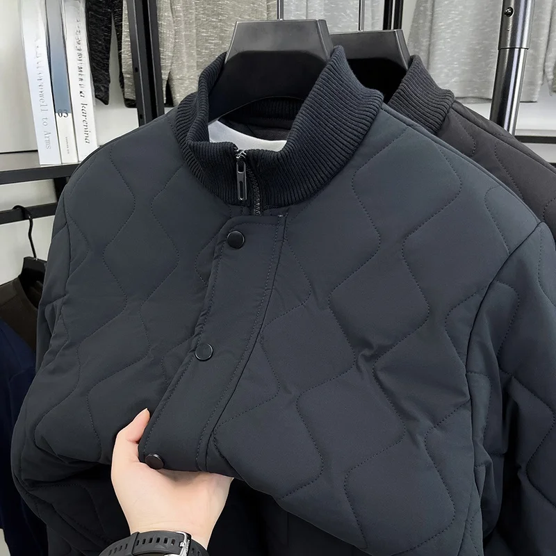 Мужская утепленная хлопковая куртка Pierre Cardin: повседневная, модная, ветрозащитная, теплая, зимняя, новинка, приталенный крой, полиэстер.
Мужская утепленная хлопковая куртка Pierre Cardin: повседневная, модная, ветрозащитная, теплая, зимняя, новинка, приталенный крой, полиэстер.