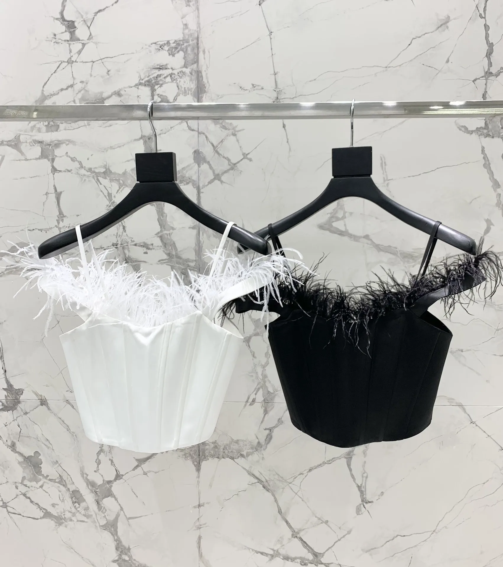 2024 Women's Clothing Ostrich feather three-dimensional top Spring Summer New 405
2024 Women's Clothing Ostrich feather three-dimensional top Spring Summer New 405