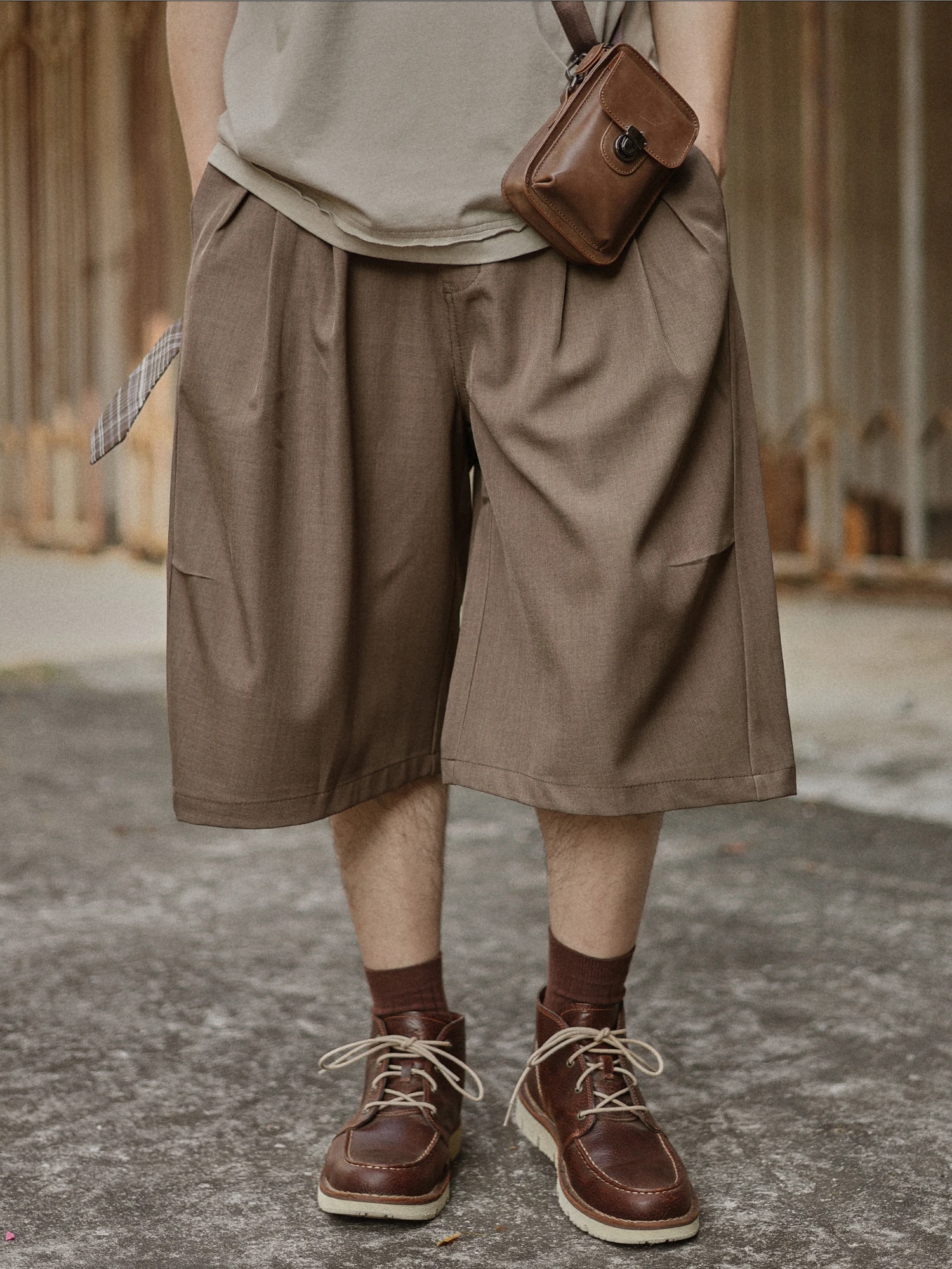 Cafe Brown Men's Suit Shorts Summer Loose Wide Leg Casual Sash Design Seven-Foot Trendy Polyester Fiber Lycra Elastic Fiber
Cafe Brown Men's Suit Shorts Summer Loose Wide Leg Casual Sash Design Seven-Foot Trendy Polyester Fiber Lycra Elastic Fiber