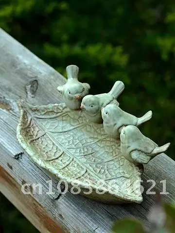 Leaf-shaped Ceramic Tray Bird Feeder Retro Fruit Plate Outdoor Garden Pet Bird Food Feeder Bowl Garden Decor
Leaf-shaped Ceramic Tray Bird Feeder Retro Fruit Plate Outdoor Garden Pet Bird Food Feeder Bowl Garden Decor