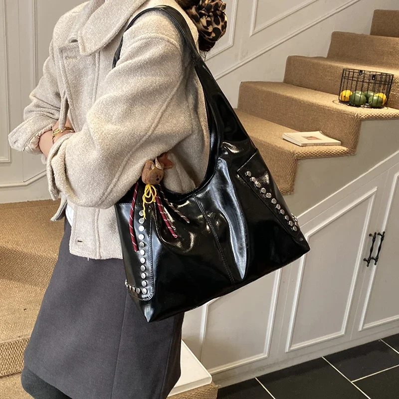 Classic Diaper Bag For Women Luxury Leather Tote Vintage Designer Crossbody Bag Minimalist Large Capacity Fashion
Classic Diaper Bag For Women Luxury Leather Tote Vintage Designer Crossbody Bag Minimalist Large Capacity Fashion