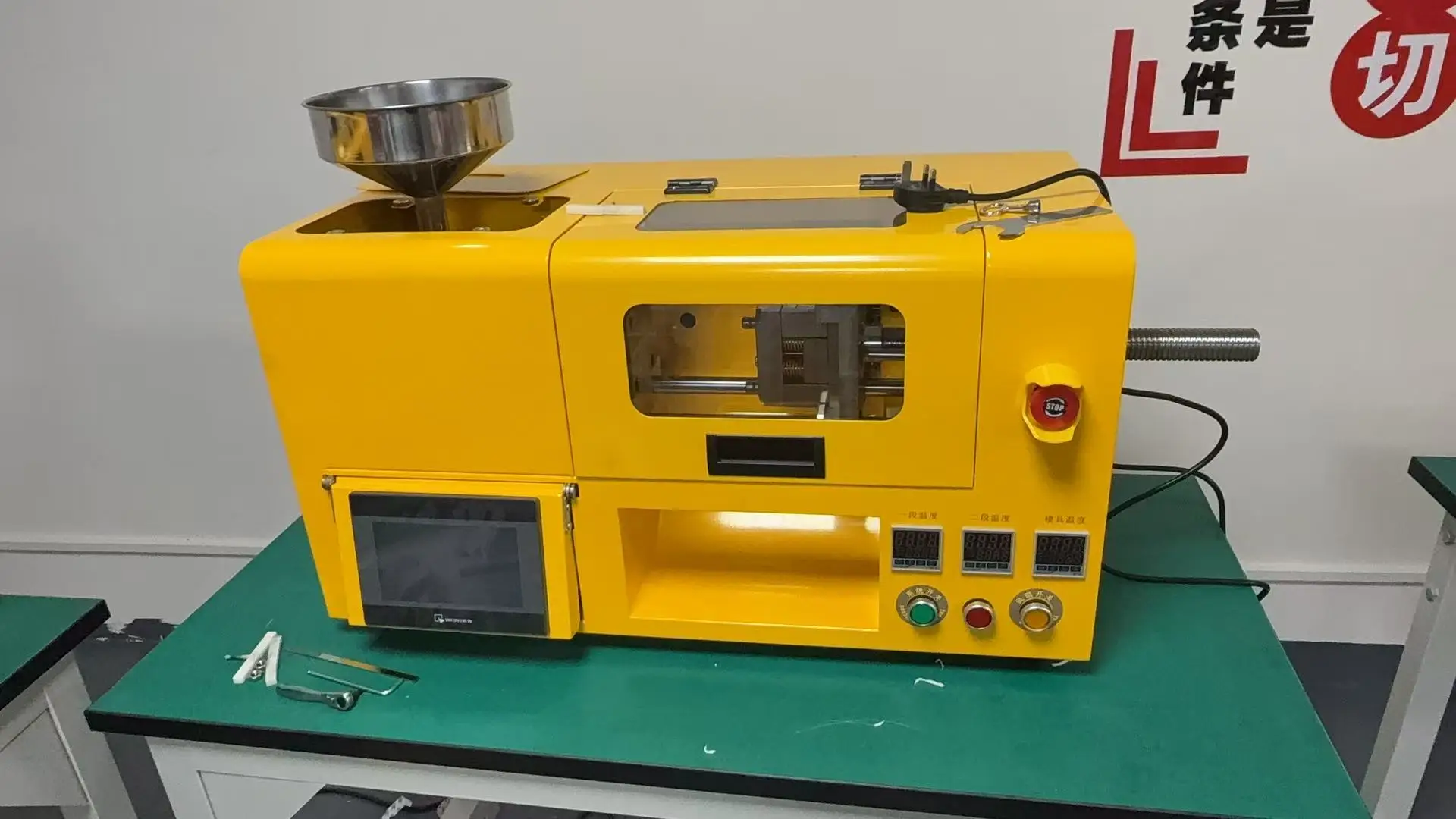 2T 4T Микро Настольная Литьевая Машина Небольшая Пластиковая Литьевая Машина Настольная Литьевая Машина Инъекций
2T 4T Микро Настольная Литьевая Машина Небольшая Пластиковая Литьевая Машина Настольная Литьевая Машина Инъекций