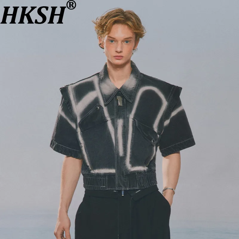 HKSH Spring Summer Autumn New Man Tide Spray-Dyed Denim Short Sleeve Jacket Cotton Top Elegant Chic Shorts Ins Punk Dark HK11069
HKSH Spring Summer Autumn New Man Tide Spray-Dyed Denim Short Sleeve Jacket Cotton Top Elegant Chic Shorts Ins Punk Dark HK11069