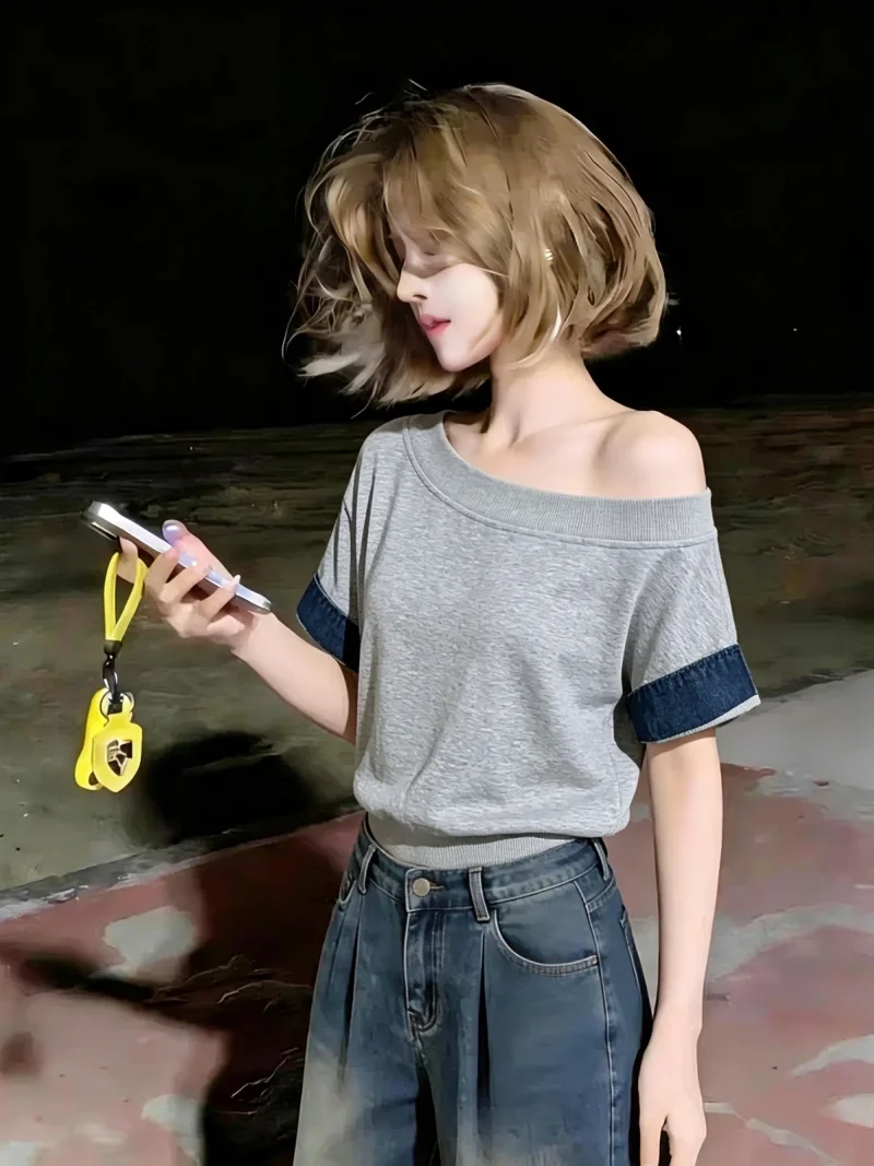 Retro Denim Patchwork Shoulder T-Shirt Women's Summer New Unique Versatile Short Sleeve Top Self-Keeping Style Korean Version
Retro Denim Patchwork Shoulder T-Shirt Women's Summer New Unique Versatile Short Sleeve Top Self-Keeping Style Korean Version