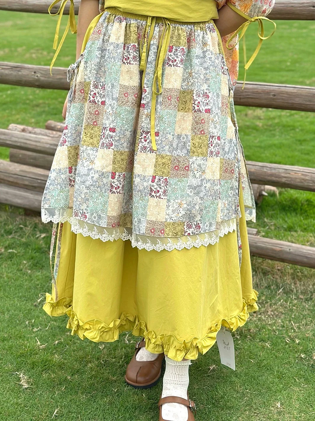 Female Vintage Cottagecore Embroidery Patchwork Long Skirt Retro Chic Mori Girl Goblincore Sweet Lolita Midi Skirt
Female Vintage Cottagecore Embroidery Patchwork Long Skirt Retro Chic Mori Girl Goblincore Sweet Lolita Midi Skirt