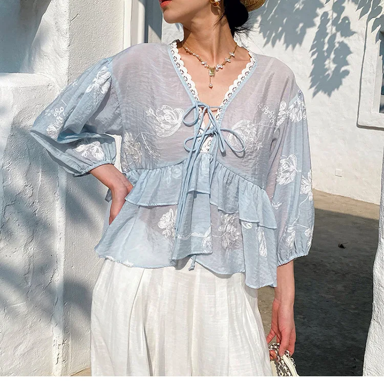 Boho Vintage Floral Embroidery Blouse Shirts Women White Blue Cropped Long Sleeves V-neck Tie Lace Up Vocation Casual Lady Tops
Boho Vintage Floral Embroidery Blouse Shirts Women White Blue Cropped Long Sleeves V-neck Tie Lace Up Vocation Casual Lady Tops