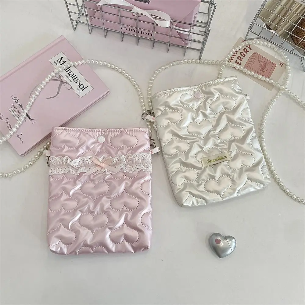 Space Cotton Pearls Chain Crossbody Bag Love Heart Bow Bright PU Phone Bag INS Korean Style Shoulder Bag Office Worker
Space Cotton Pearls Chain Crossbody Bag Love Heart Bow Bright PU Phone Bag INS Korean Style Shoulder Bag Office Worker