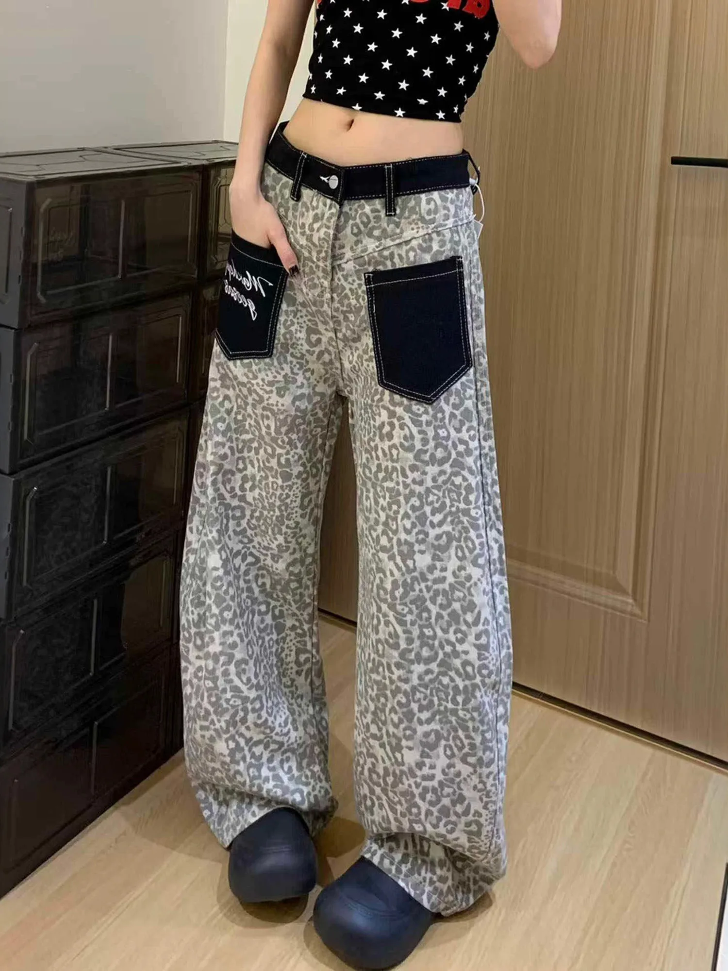 Women's Leopard Print High Waist Wide Leg Jeans Black Waistband Contrast Stitching Denim Pants
Women's Leopard Print High Waist Wide Leg Jeans Black Waistband Contrast Stitching Denim Pants
