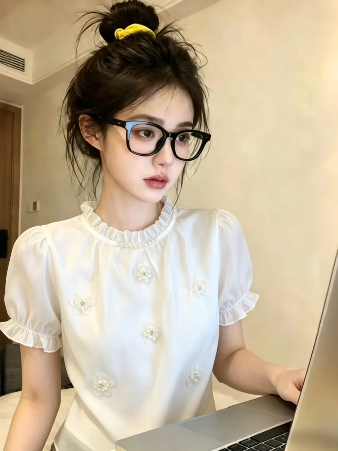French Style Short Sleeve Shirt Women's Summer Fashion Anti-Aging Top Heavy Embroidery Self-Keeping Floral 3D Design Polyeste...
French Style Short Sleeve Shirt Women's Summer Fashion Anti-Aging Top Heavy Embroidery Self-Keeping Floral 3D Design Polyeste...