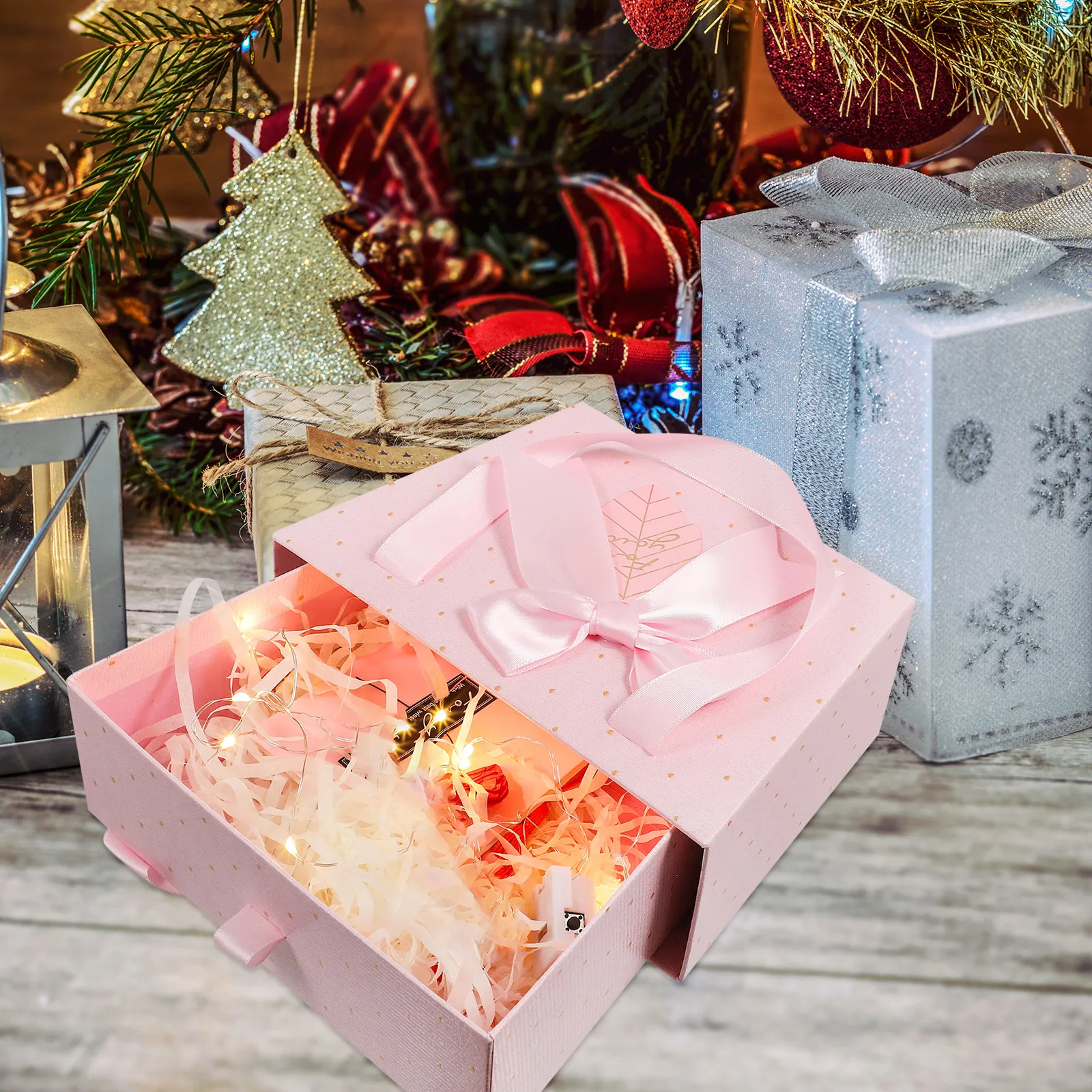 Набор из 1 подарочной упаковки: портативный элегантный контейнер на тему Дня святого Валентина для хранения ювелирных изделий, шоколада, помады и подарков
Набор из 1 подарочной упаковки: портативный элегантный контейнер на тему Дня святого Валентина для хранения ювелирных изделий, шоколада, помады и подарков