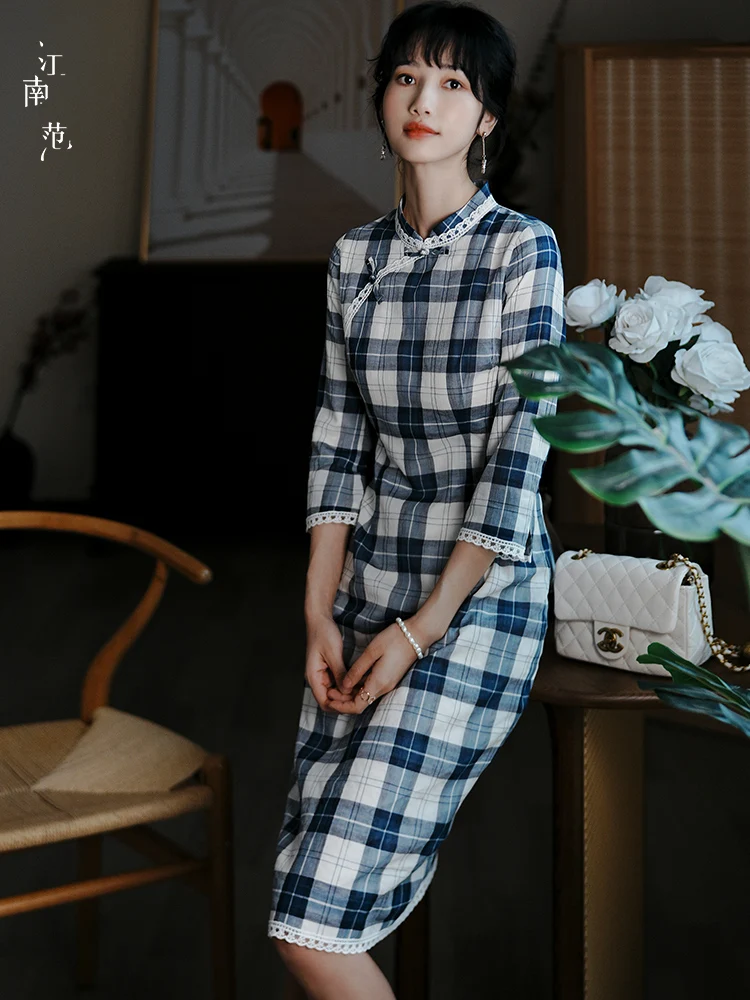 Юбка-ципао в ретро-стиле с синими полосками, приталенный крой, повседневная носка, низкий разрез, длина 7/8, в стиле Цзяннань
Юбка-ципао в ретро-стиле с синими полосками, приталенный крой, повседневная носка, низкий разрез, длина 7/8, в стиле Цзяннань