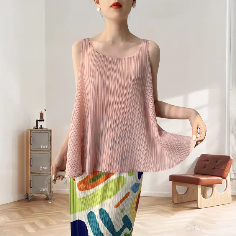2025 Summer Miyake Pleated T-Shirt Plus Size Tops Women Comfortable Casual Loose T-Shirt Round Neck Sleeveless Tank Top
2025 Summer Miyake Pleated T-Shirt Plus Size Tops Women Comfortable Casual Loose T-Shirt Round Neck Sleeveless Tank Top