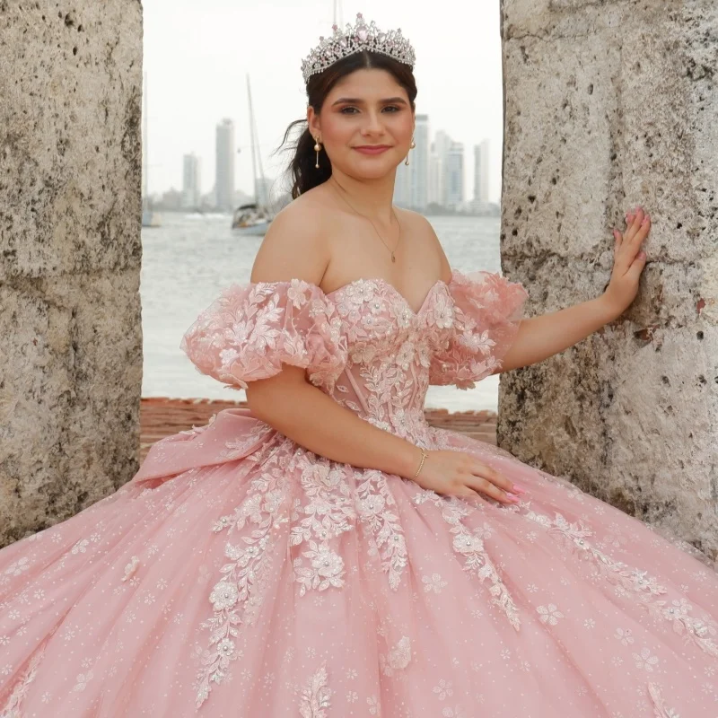 Shiny Pink Quinceanera Dress off-shoulder Glitter 3D Flower Decal Lace Long tail Bow vestidos de 15 Quinceanera Customize
Shiny Pink Quinceanera Dress off-shoulder Glitter 3D Flower Decal Lace Long tail Bow vestidos de 15 Quinceanera Customize