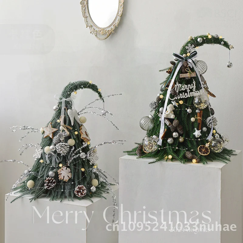 NUCHI Nordic Style Crooked Neck Christmas Tree 45CM PET Material Home Desktop Decoration Perfect for Holiday Atmosphere
NUCHI Nordic Style Crooked Neck Christmas Tree 45CM PET Material Home Desktop Decoration Perfect for Holiday Atmosphere