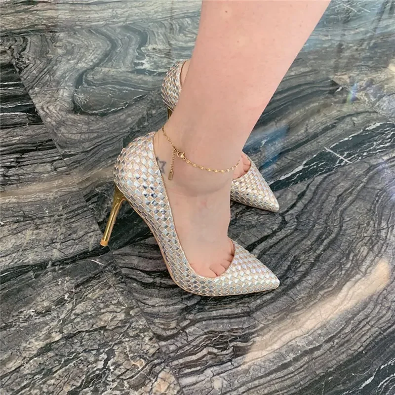 Heelgoo 2025 Sexy Plaid Pleated Women Glitter Gold High Heels Pointy Toe Slip On Stiletto Pumps Ladies Wedding Bridal Shoes
Heelgoo 2025 Sexy Plaid Pleated Women Glitter Gold High Heels Pointy Toe Slip On Stiletto Pumps Ladies Wedding Bridal Shoes