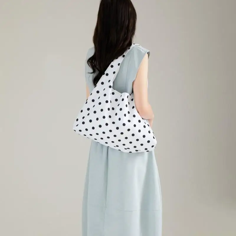 X90D Elegant Shoulder Purse for Fashion Women Practical Handbag Dot Canvas Armpit Purse for Easy Carrying and Storage
X90D Elegant Shoulder Purse for Fashion Women Practical Handbag Dot Canvas Armpit Purse for Easy Carrying and Storage